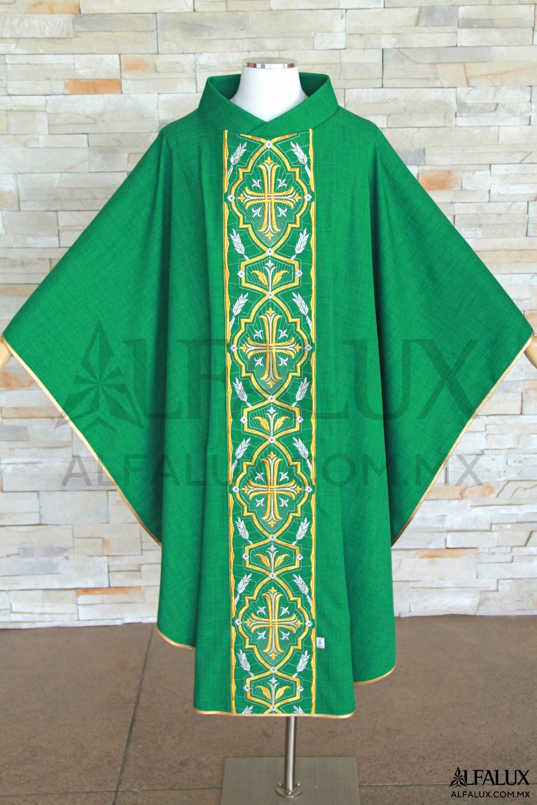 04 IMPERIAL Alfalux Casulla verde bandera central verde (1)